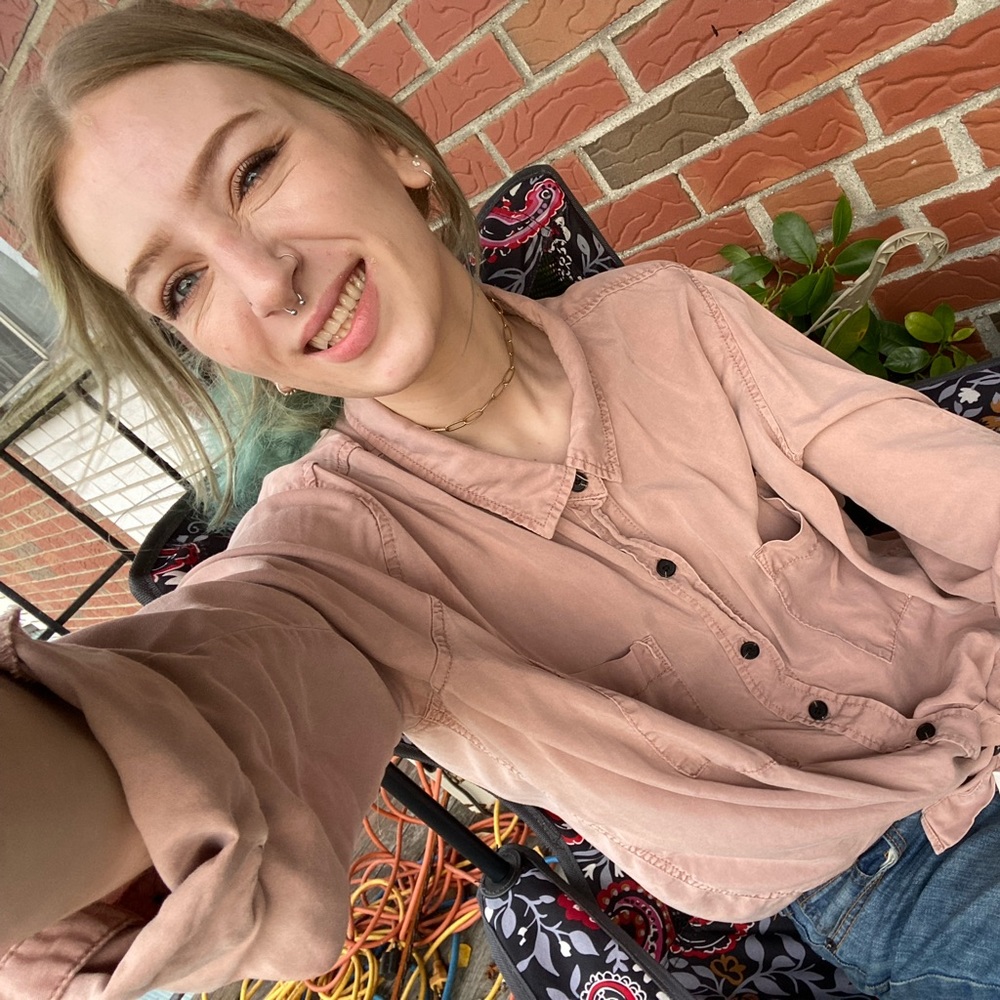 Meet your Posher, Lacey